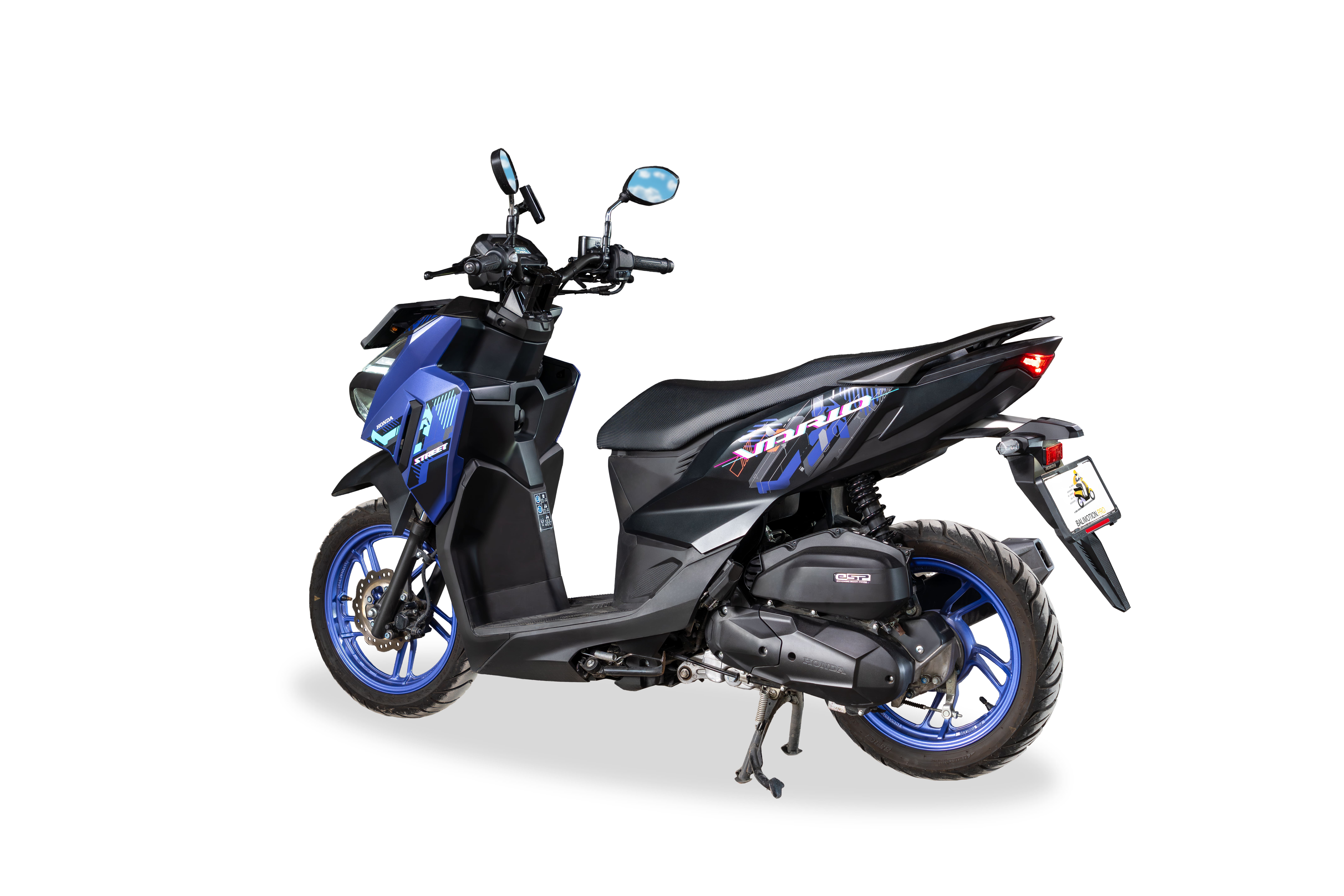 Honda Vario 125 street photo 2