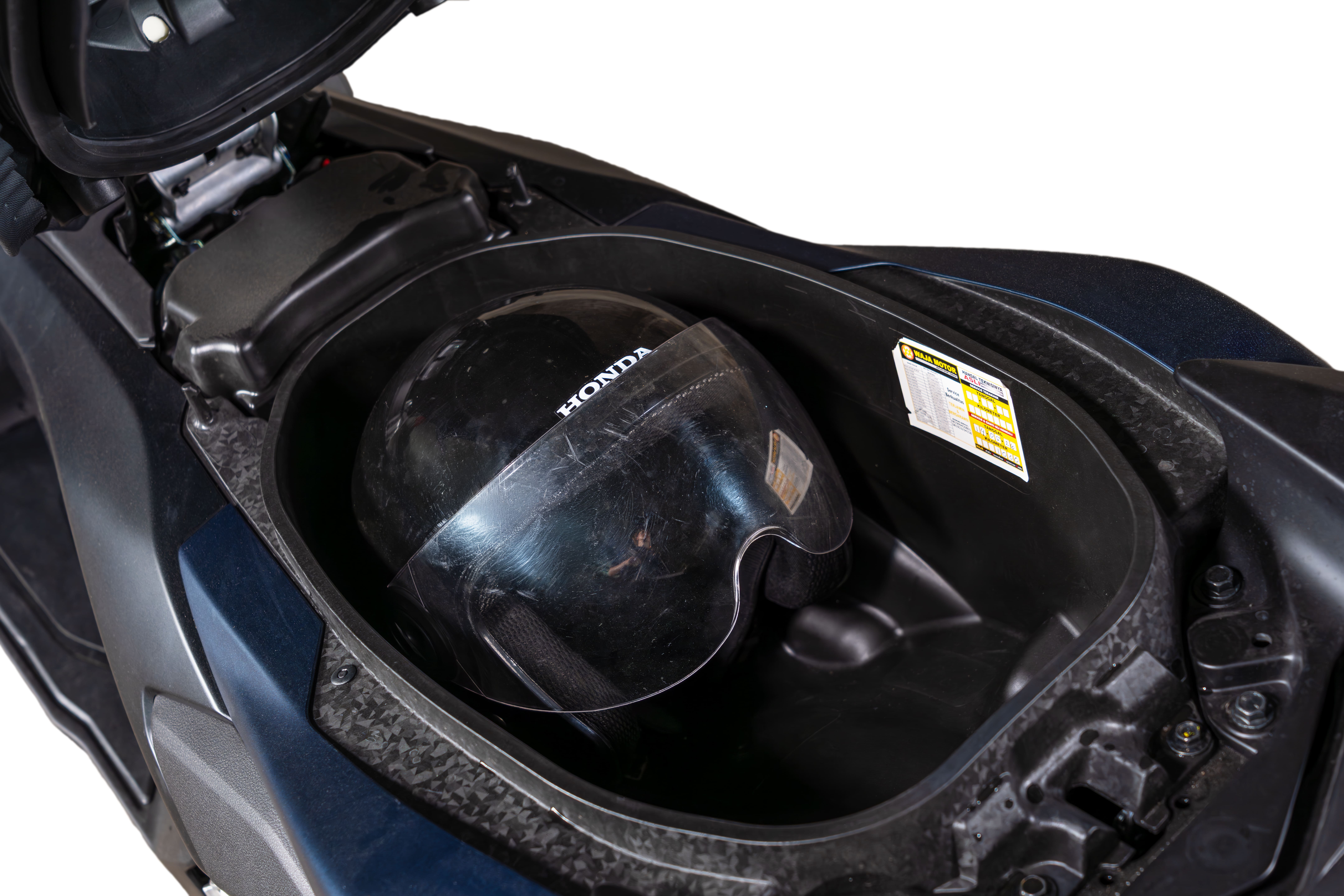 Rent ent Yamaha NMax 155 Neo 2026 photo 6